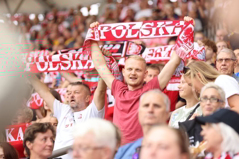 Żużel na Olimpijskim. Na zdjęciu kibice