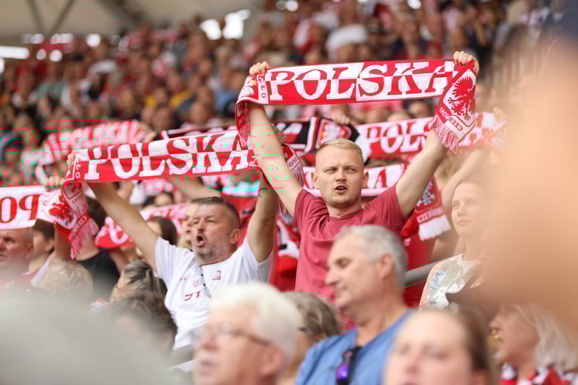 Żużel na Olimpijskim. Na zdjęciu kibice