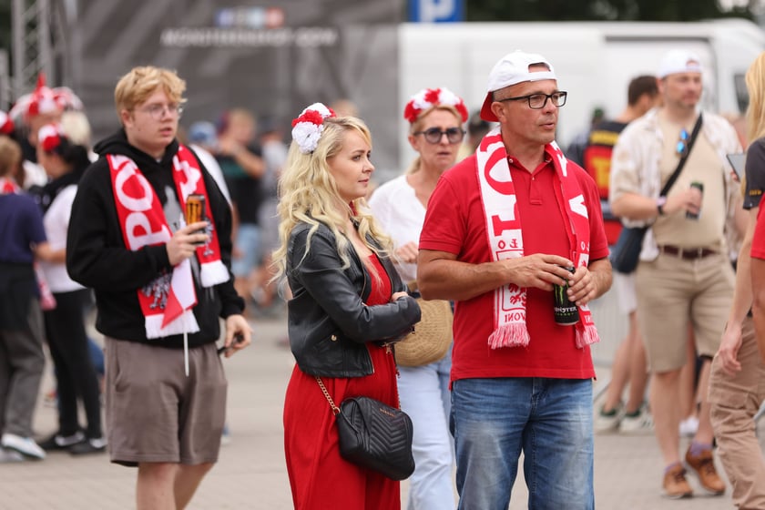 Żużel na Olimpijskim. Na zdjęciu kibice