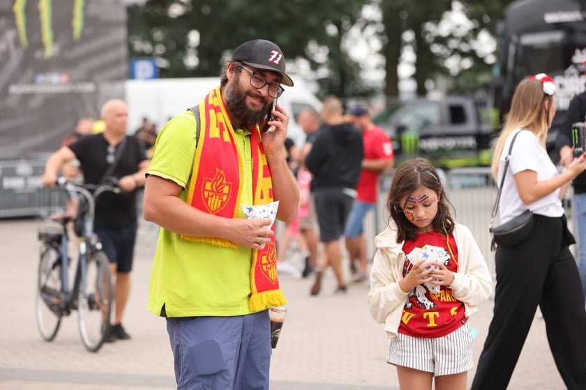 Żużel na Olimpijskim. Na zdjęciu kibice