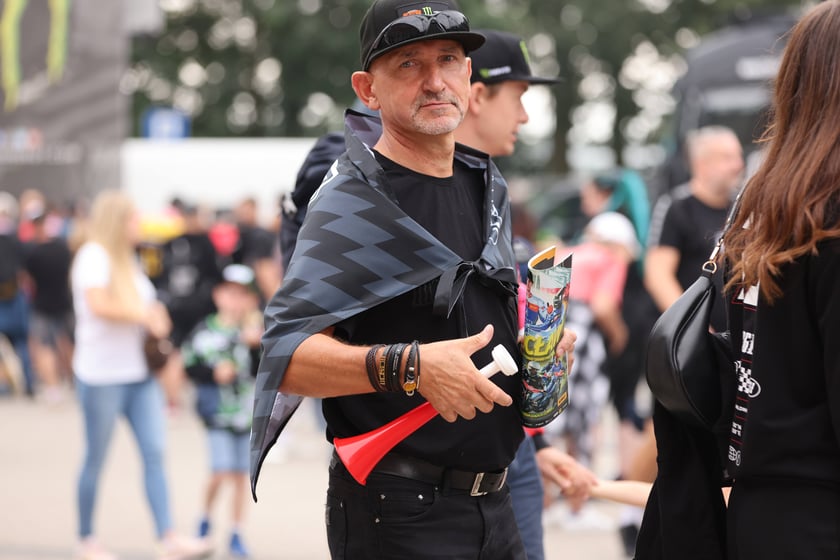 Żużel na Olimpijskim. Na zdjęciu kibice