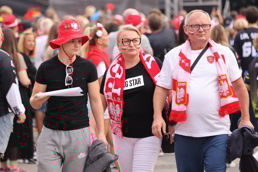Żużel na Olimpijskim. Na zdjęciu kibice