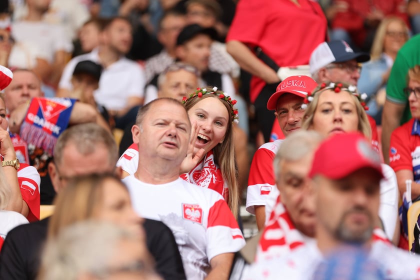 Żużel na Olimpijskim. Na zdjęciu kibice