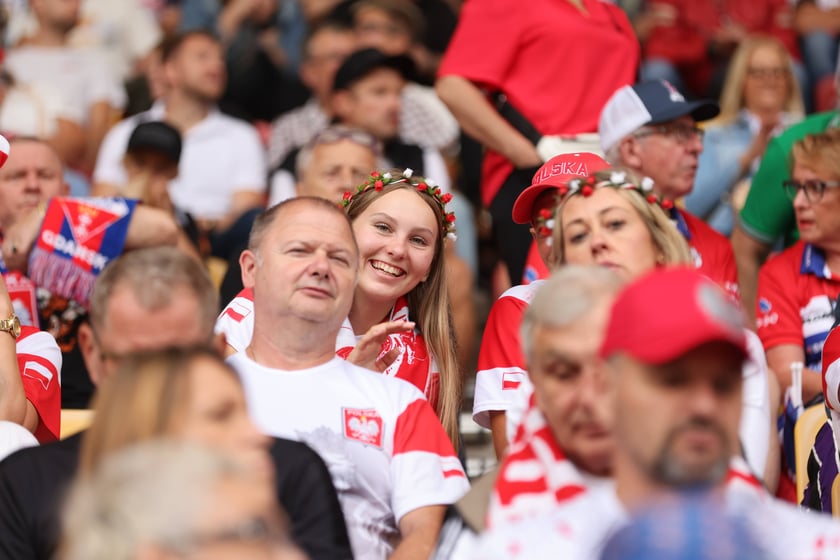 Żużel na Olimpijskim. Na zdjęciu kibice