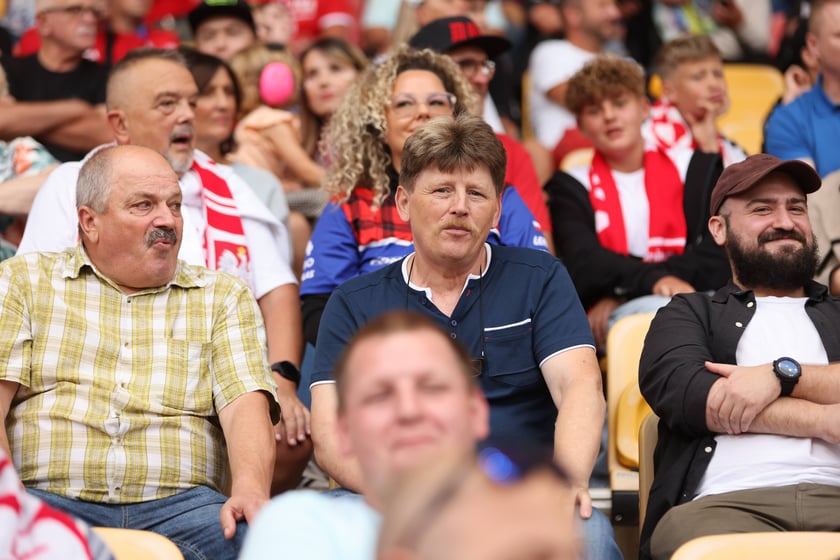 Żużel na Olimpijskim. Na zdjęciu kibice