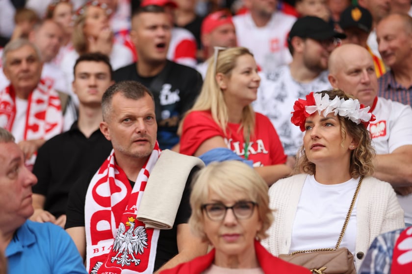 Żużel na Olimpijskim. Na zdjęciu kibice