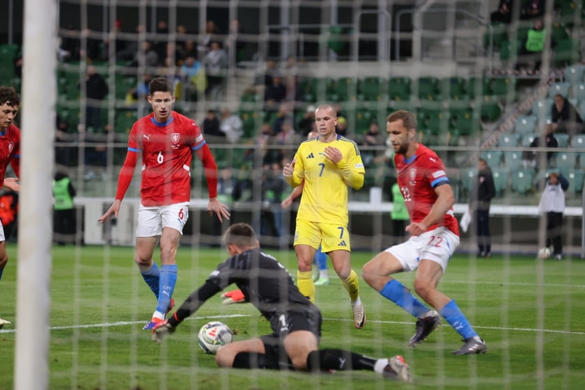Piłkarze Ukrainy i Czech podczas meczu na Tarczyński Arenie we Wrocławiu - 14 października 2024