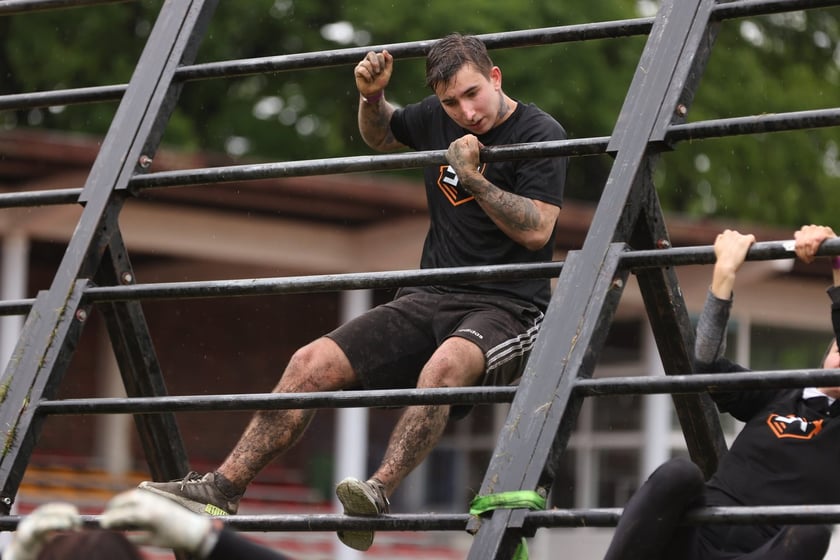 Uczestnicy Survival Race Wrocław 2025