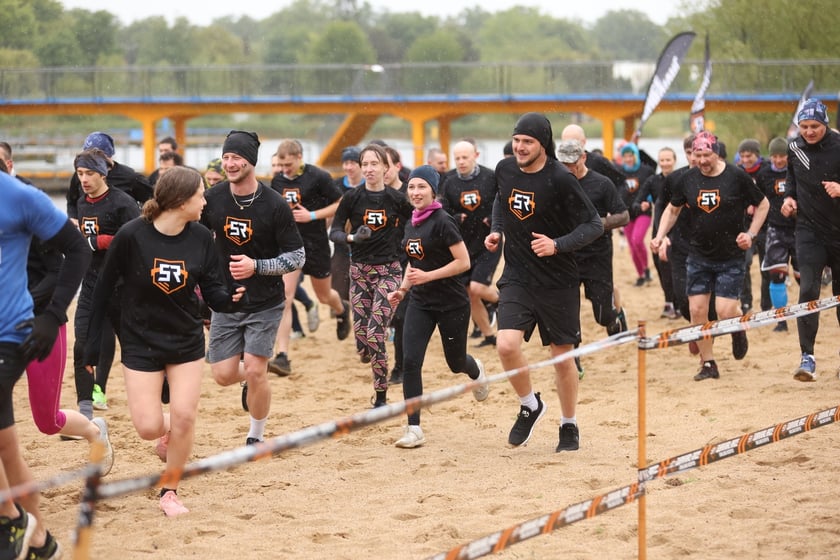 Uczestnicy Survival Race Wrocław 2025