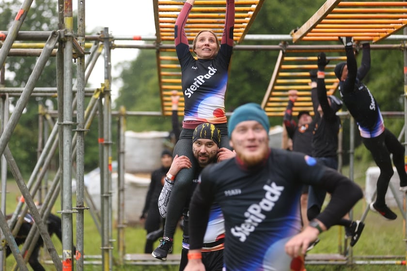 Uczestnicy Survival Race Wrocław 2025