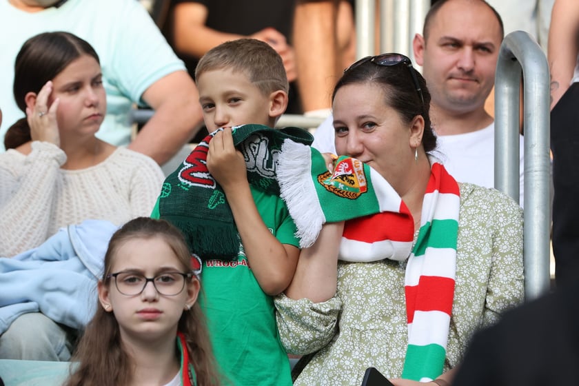 Mecz Śląsk-Wrocław vs Wieczysta Krak&oacute;w. Remis, a kibice na medal