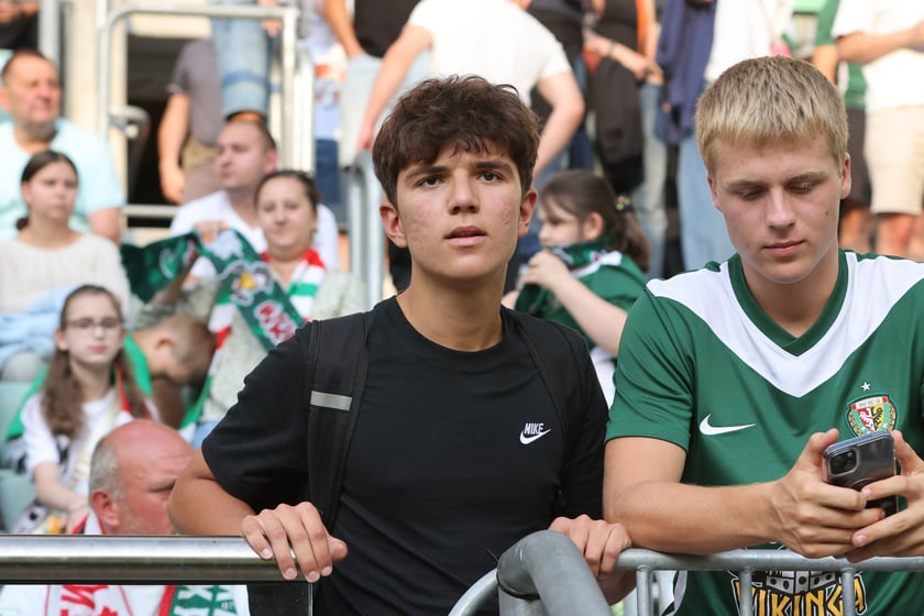 Mecz Śląsk-Wrocław vs Wieczysta Krak&oacute;w. Remis, a kibice na medal