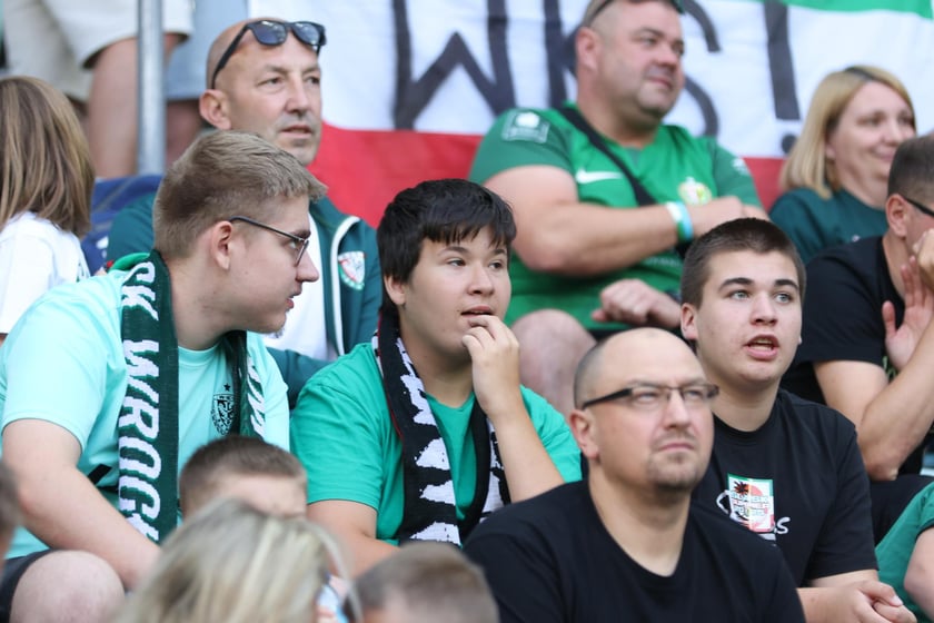 Mecz Śląsk-Wrocław vs Wieczysta Krak&oacute;w. Remis, a kibice na medal