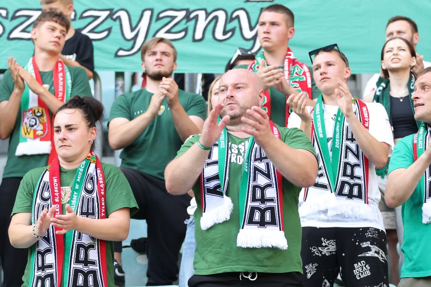 Mecz Śląsk-Wrocław vs Wieczysta Krak&oacute;w. Remis, a kibice na medal