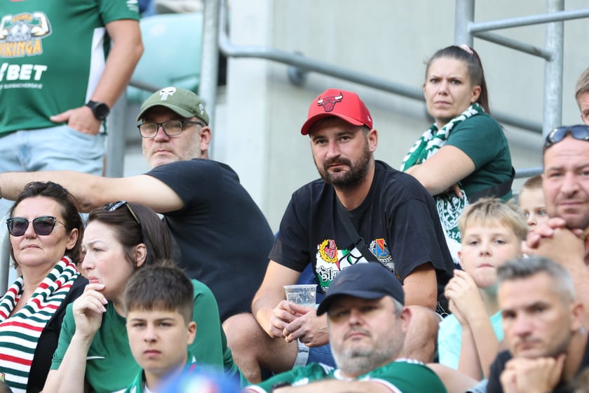 Mecz Śląsk-Wrocław vs Wieczysta Krak&oacute;w. Remis, a kibice na medal