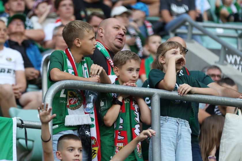 Mecz Śląsk-Wrocław vs Wieczysta Krak&oacute;w. Remis, a kibice na medal