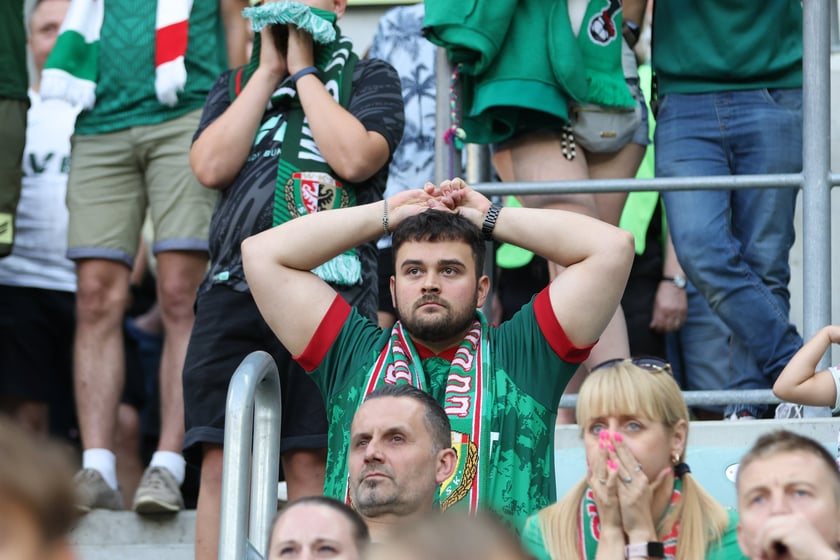Mecz Śląsk-Wrocław vs Wieczysta Krak&oacute;w. Remis, a kibice na medal