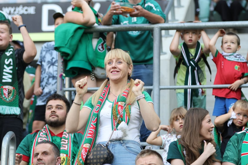 Mecz Śląsk-Wrocław vs Wieczysta Krak&oacute;w. Remis, a kibice na medal