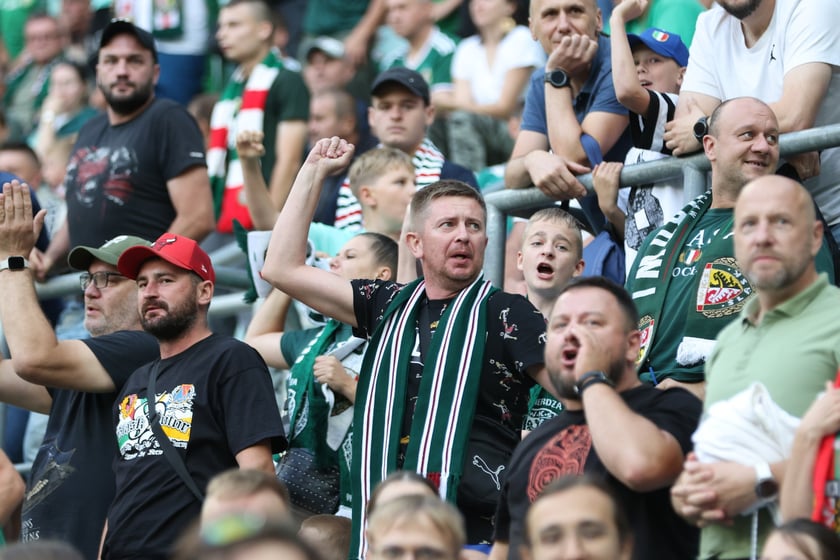 Mecz Śląsk-Wrocław vs Wieczysta Krak&oacute;w. Remis, a kibice na medal