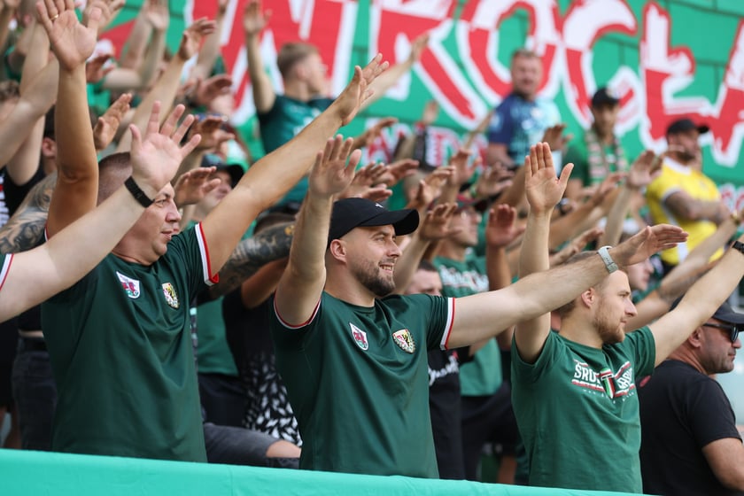 Mecz Śląsk-Wrocław vs Wieczysta Krak&oacute;w. Remis, a kibice na medal
