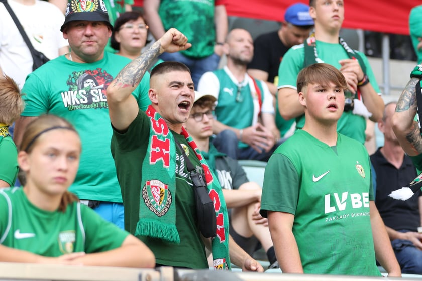 Mecz Śląsk-Wrocław vs Wieczysta Krak&oacute;w. Remis, a kibice na medal