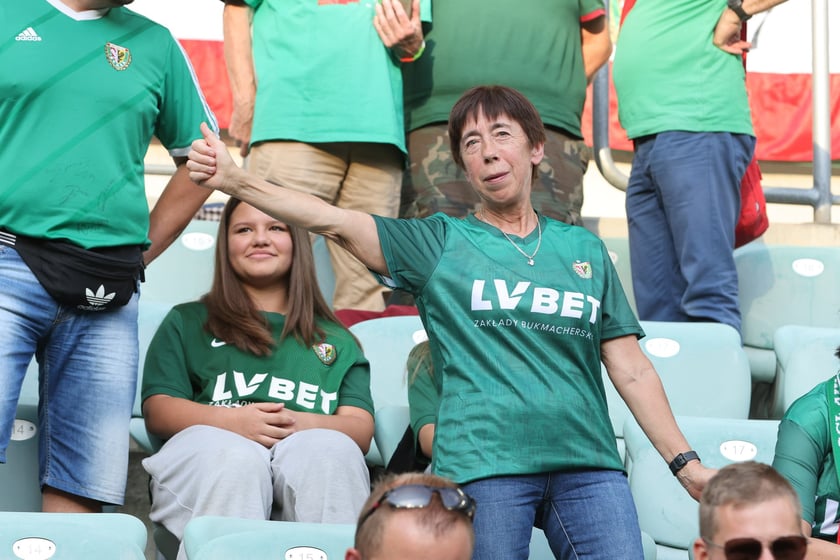 Mecz Śląsk-Wrocław vs Wieczysta Krak&oacute;w. Remis, a kibice na medal