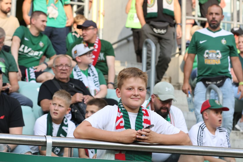 Mecz Śląsk-Wrocław vs Wieczysta Krak&oacute;w. Remis, a kibice na medal