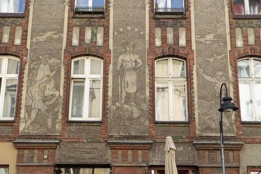 Sgraffiti na elewacji kamienicy przy ul. Antoniego