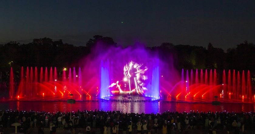 Pokaz fontanny multimedialnej we Wrocławiu. Pierwszy pokaz specjalny po dwuletniej przerwie