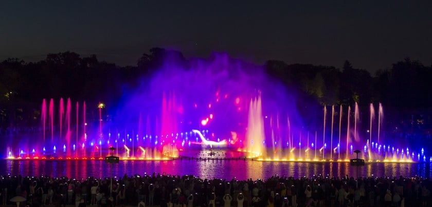 Pokaz fontanny multimedialnej we Wrocławiu. Pierwszy pokaz specjalny po dwuletniej przerwie