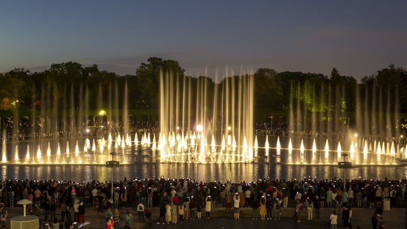 Pokaz fontanny multimedialnej we Wrocławiu. Pierwszy pokaz specjalny po dwuletniej przerwie