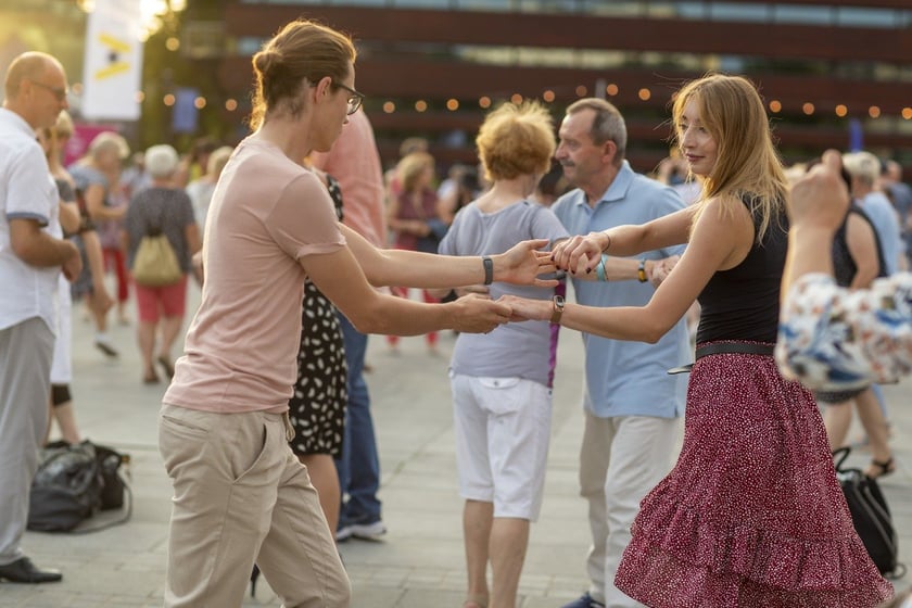 Wrocławska Potańcówka: wrocławianie tanecznie pożegnali wakacje na pl. Wolności [28.08.2022]