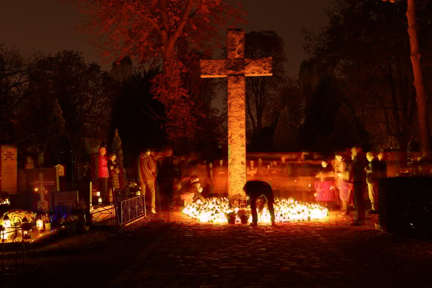 Cmentarz przy ul. Bujwida we Wrocławiu 1 listopada 2022 roku