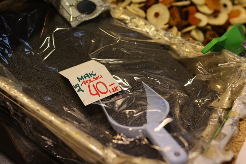 Na zdjęciu widać produkty, które możesz kupić na hali przy ul. Piaskowej oraz ich ceny