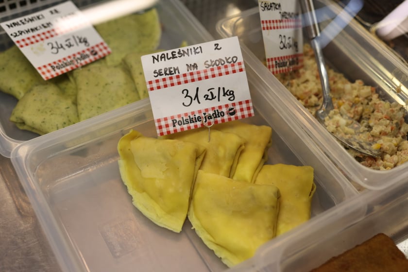 Na zdjęciu widać produkty, które możesz kupić na hali przy ul. Piaskowej oraz ich ceny