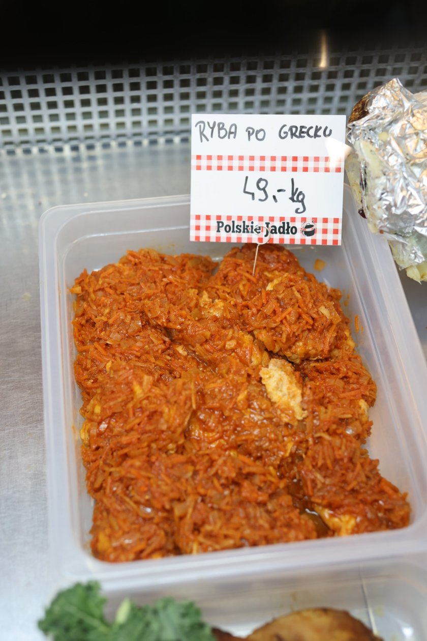 Na zdjęciu widać produkty, które możesz kupić na hali przy ul. Piaskowej oraz ich ceny