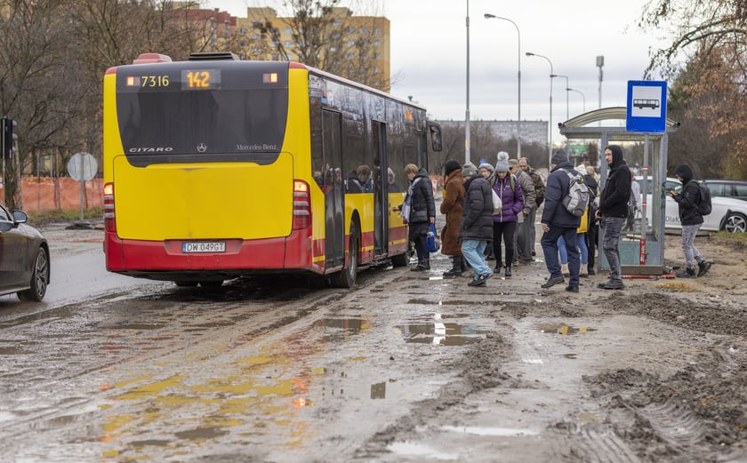 Na zdjęciu widać budowę linii autobusowo-tramwajowej na Nowy Dwór