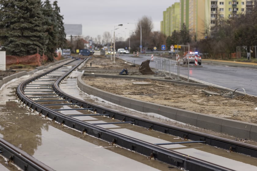 Na zdjęciu widać budowę linii autobusowo-tramwajowej na Nowy Dwór