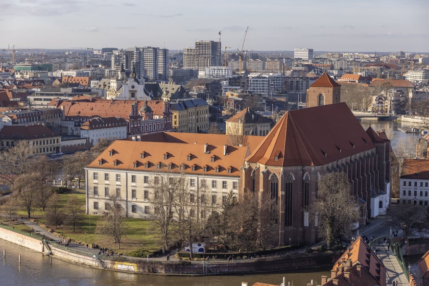 Na zdjęciu panorama Wrocławia widziana z tarasu na wieży katedry na Ostrowie Tumskim