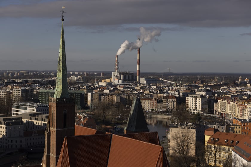 Na zdjęciu panorama Wrocławia widziana z tarasu na wieży katedry na Ostrowie Tumskim