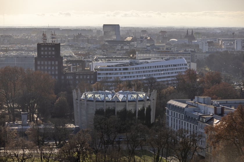 Na zdjęciu panorama Wrocławia widziana z tarasu na wieży katedry na Ostrowie Tumskim