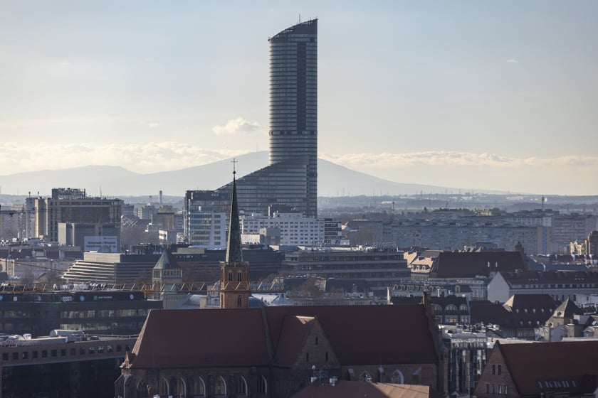 Na zdjęciu panorama Wrocławia widziana z tarasu na wieży katedry na Ostrowie Tumskim