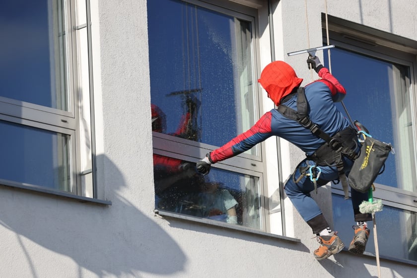 Akcja "Alpiniści dla WOŚP" w Dolnośląskim Szpitalu Specjalistycznym im. T. Marciniaka we Wrocławiu