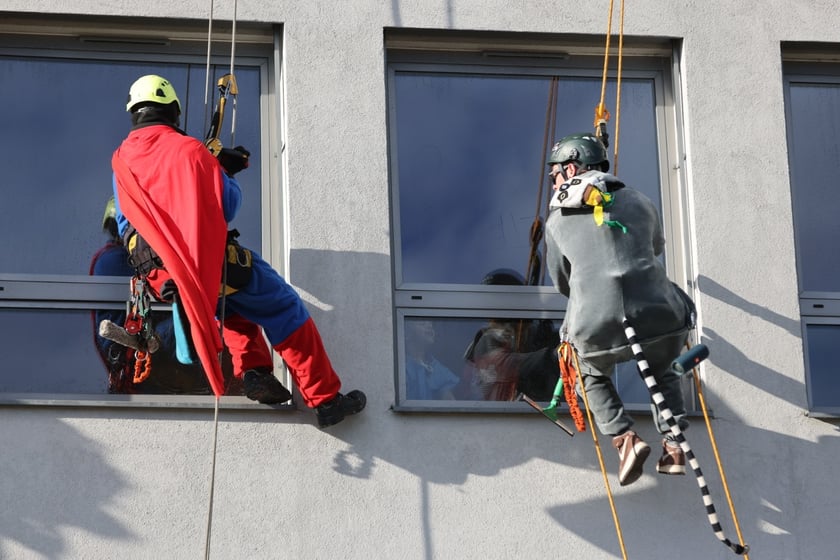 Akcja "Alpiniści dla WOŚP" w Dolnośląskim Szpitalu Specjalistycznym im. T. Marciniaka we Wrocławiu