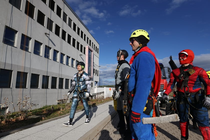 Akcja "Alpiniści dla WOŚP" w Dolnośląskim Szpitalu Specjalistycznym im. T. Marciniaka we Wrocławiu