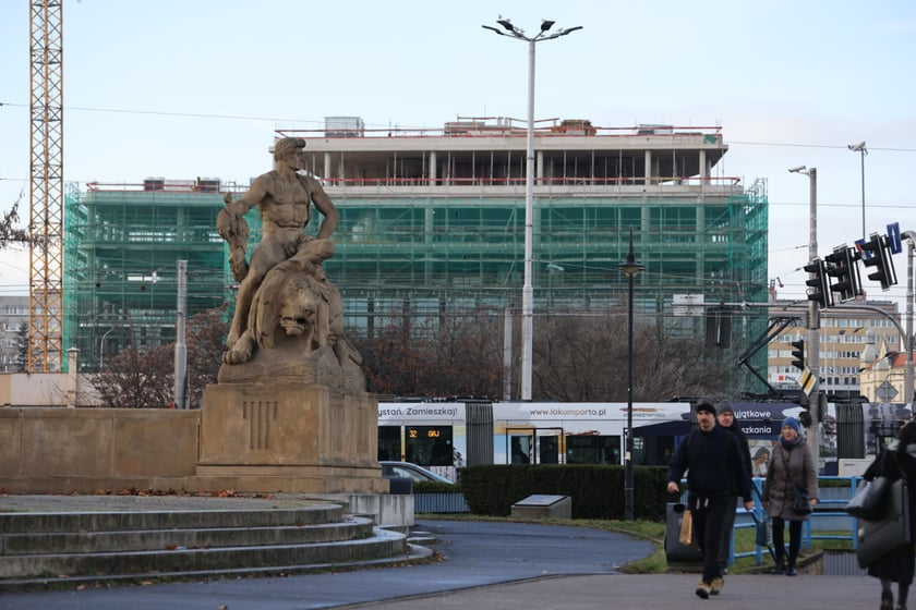 Okolice ulicy Legnickiej, placu Jana Pawła II i placu Strzegomskiego - styczeń 2023