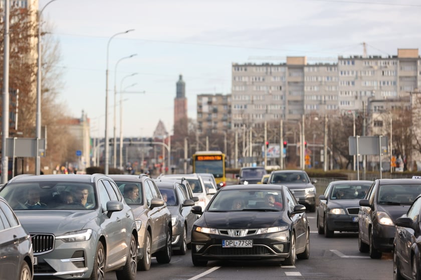 Okolice ulicy Legnickiej, placu Jana Pawła II i placu Strzegomskiego - styczeń 2023