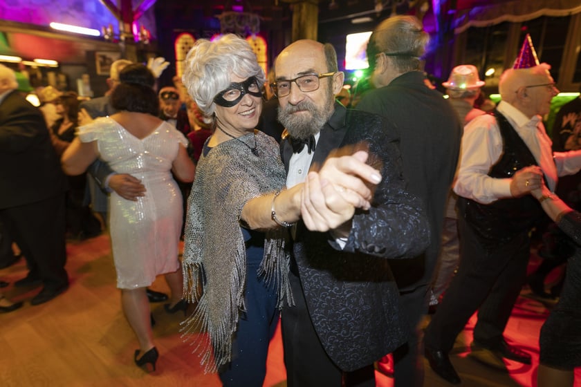Bal maskowy seniorów z okazji Dnia Babci i Dziadka