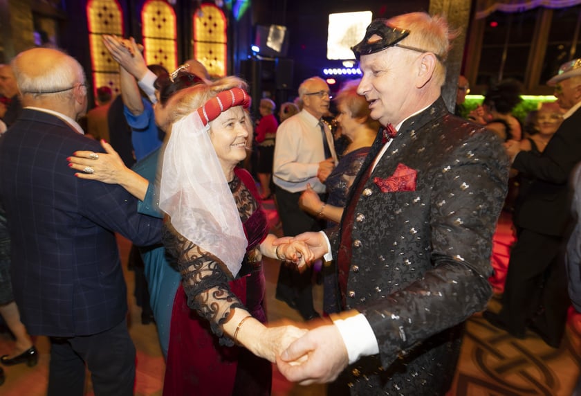 Bal maskowy seniorów z okazji Dnia Babci i Dziadka
