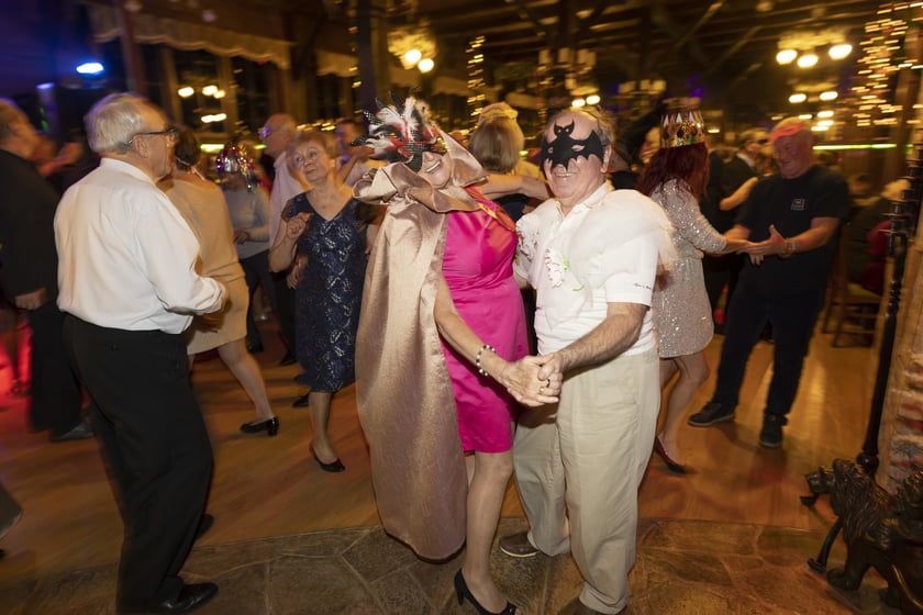 Bal maskowy seniorów z okazji Dnia Babci i Dziadka